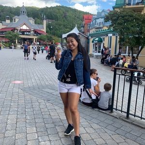 Meet your Posher, Christine